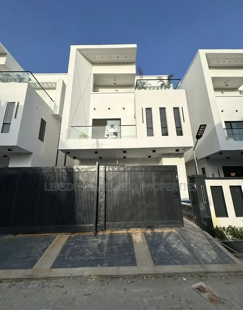 5bdrm Duplex in A Well Secured, Ikota for sale in Ikota