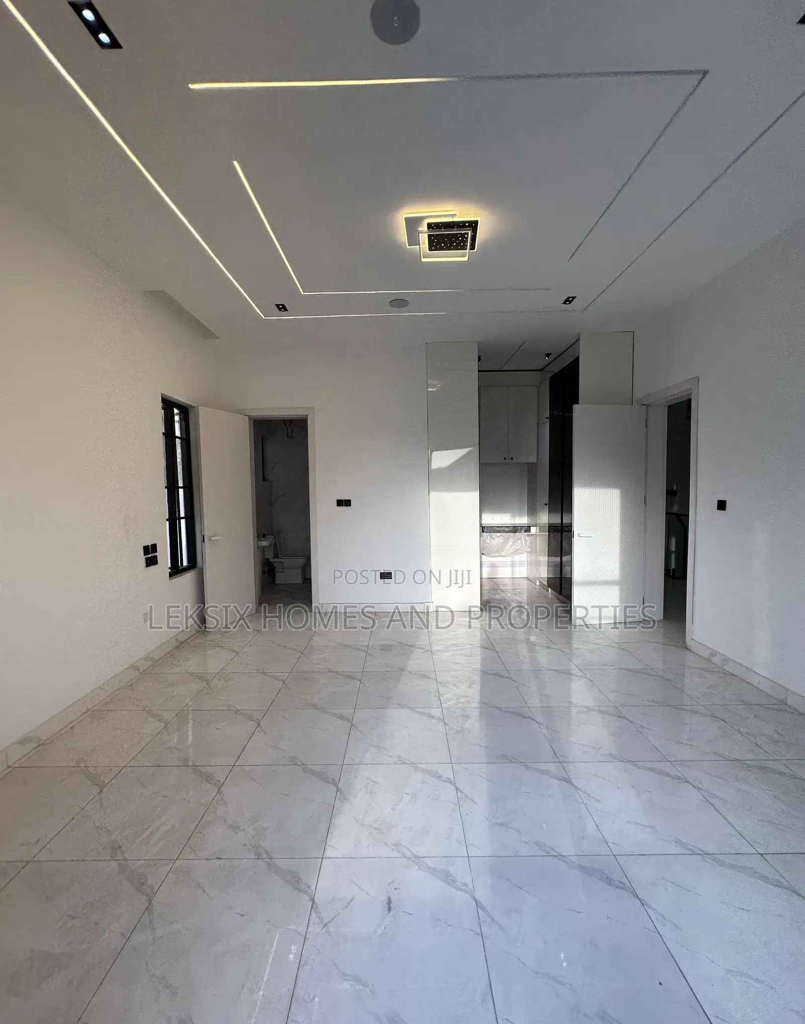 5bdrm Duplex in A Well Secured, Ikota for sale in Ikota