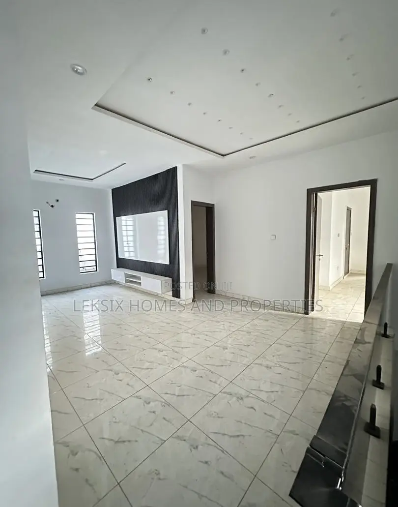 4bdrm Duplex in A Well Secured, Ikota for sale in Ikota