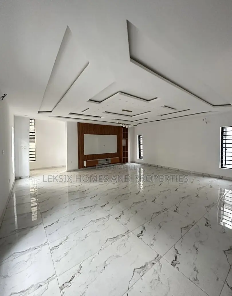 4bdrm Duplex in A Well Secured, Ikota for sale in Ikota