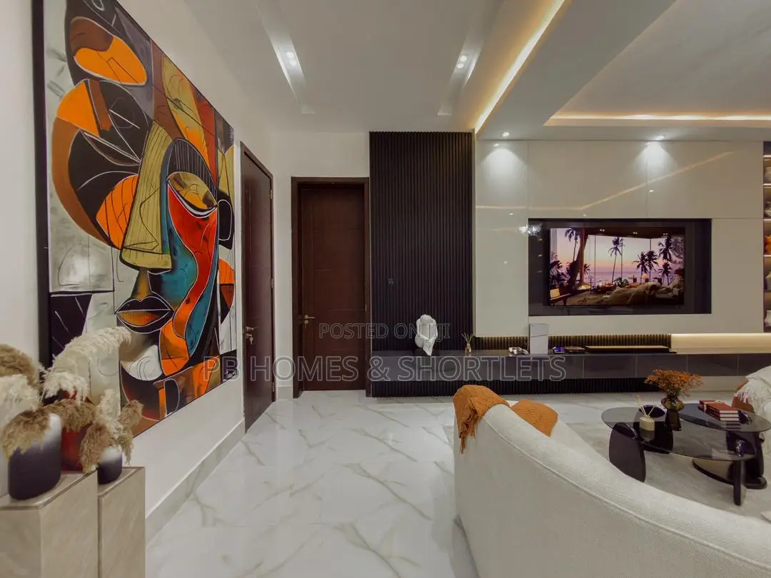 Magnificently Furnished 2/3bedroom Apartment in Lekki Phase 1