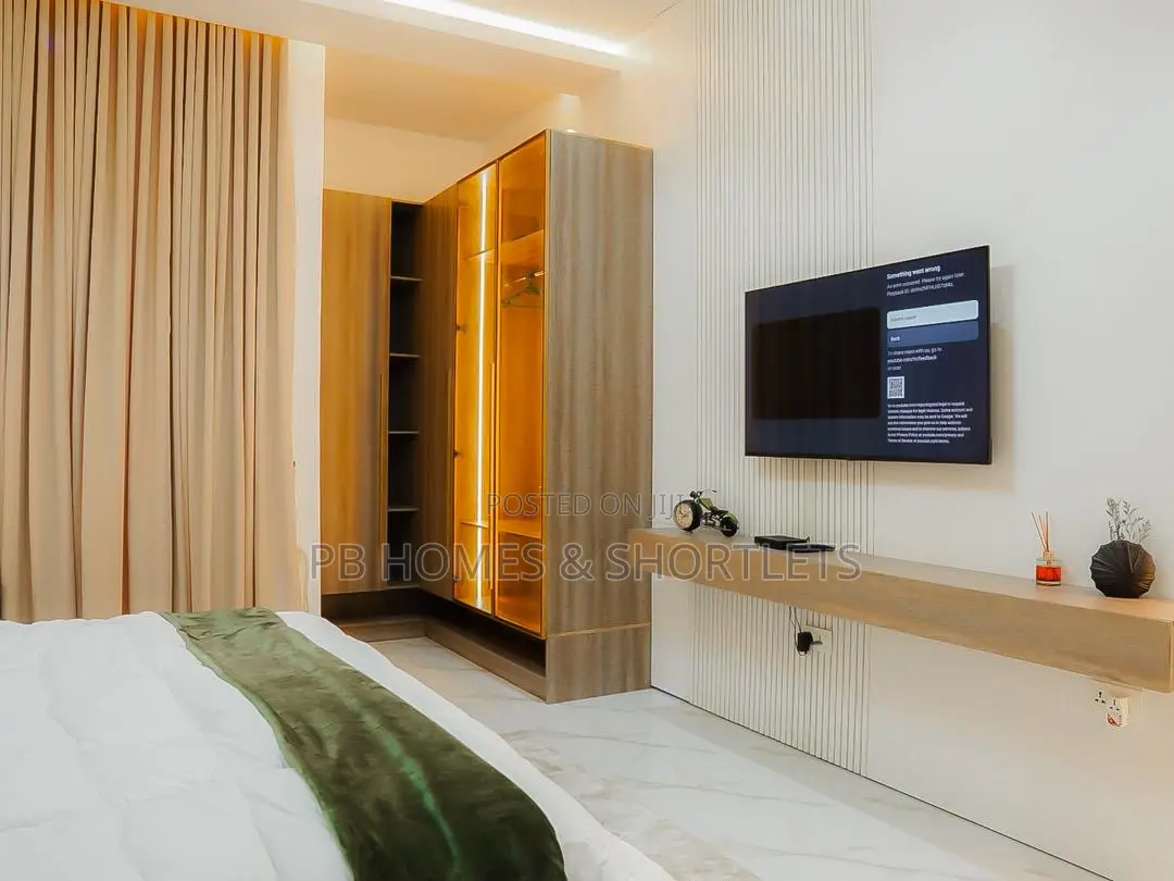 Magnificently Furnished 2/3bedroom Apartment in Lekki Phase 1