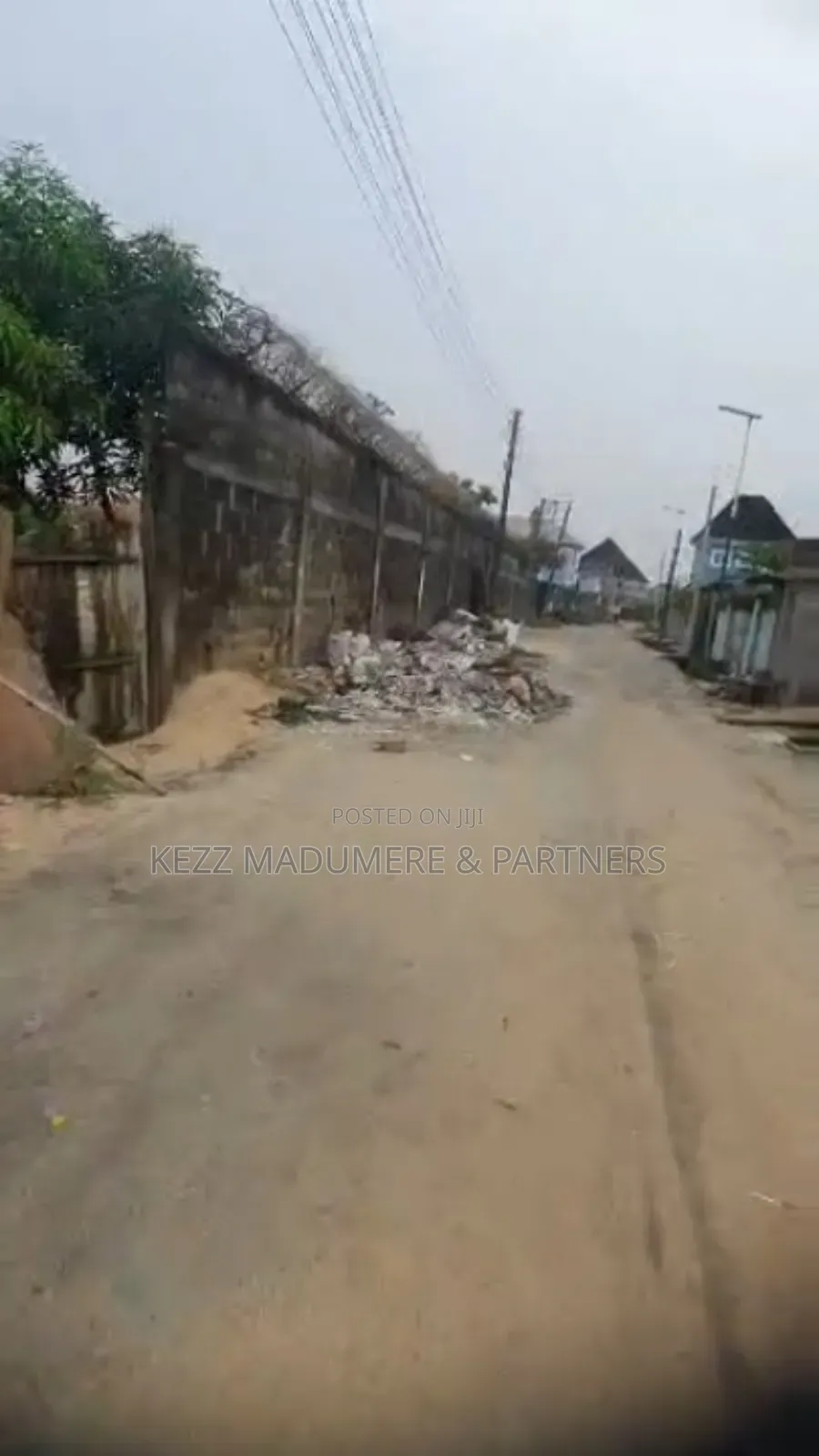 For Sale : Sizeable Warehouse on 23 Plots at Nta / Aparrlink Rd, Ph in Rumuigbo