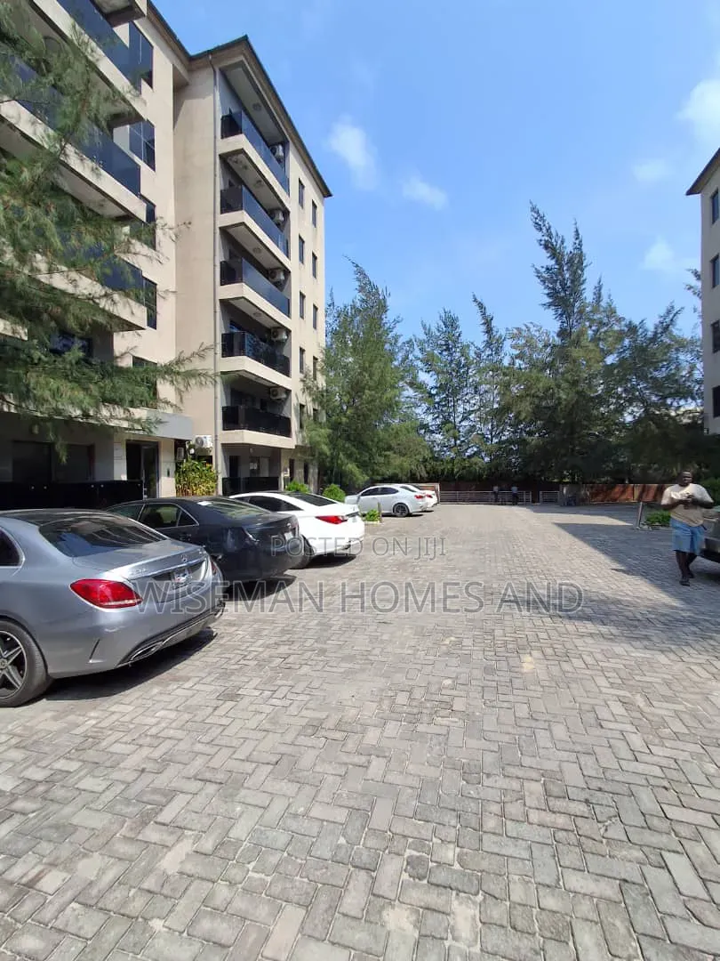 3bdrm Apartment in Megamound Estate, Ikota for sale in Ikota