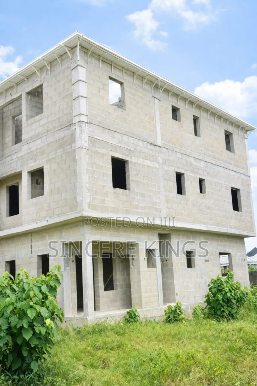 4 Units 2 Bedroom Flats and 2 Units 1 Bedroom Flats in Uyo