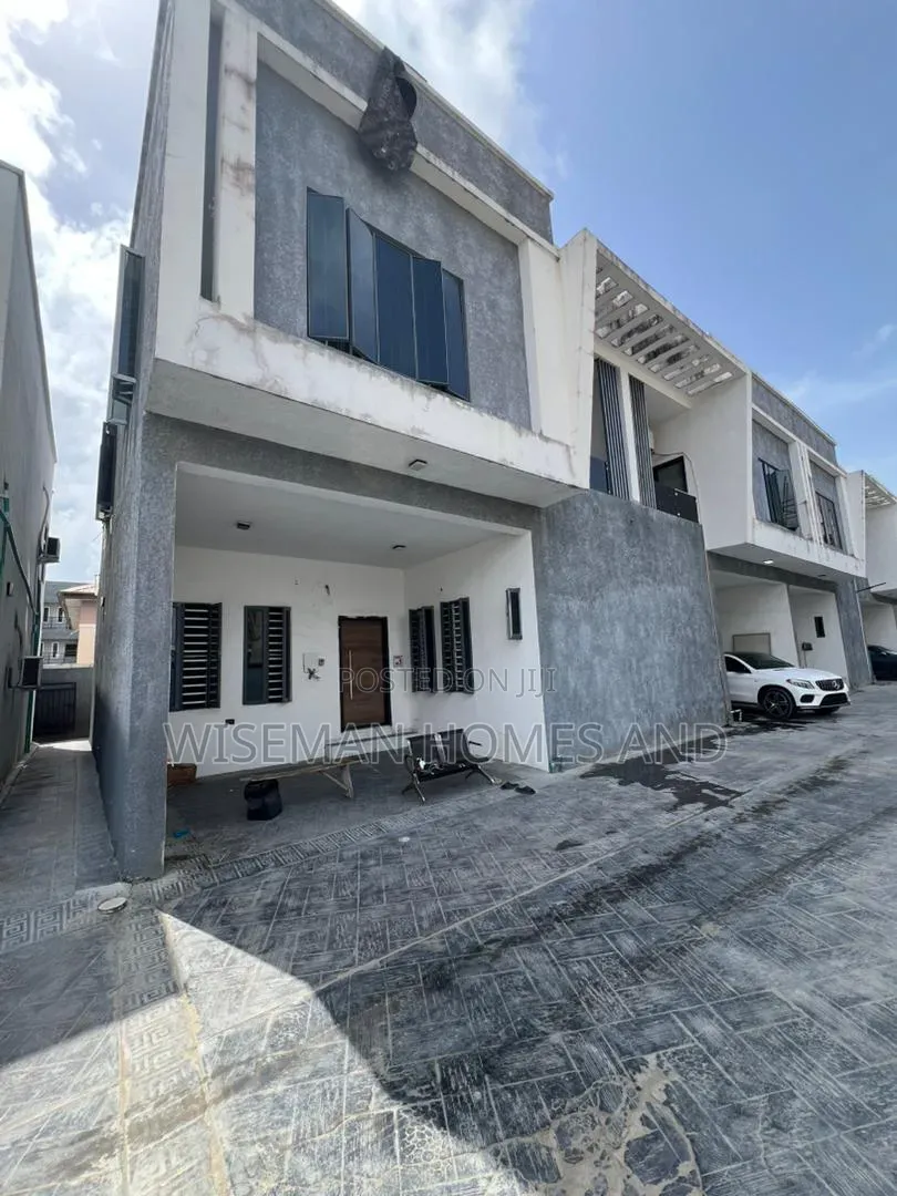 4bdrm Duplex in Ologolo Lekki for sale in Ologolo