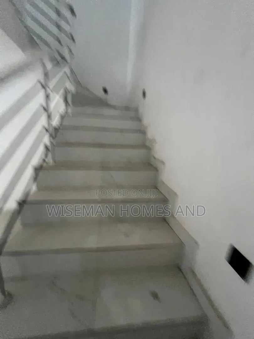 4bdrm Duplex in Ologolo Lekki for sale in Ologolo