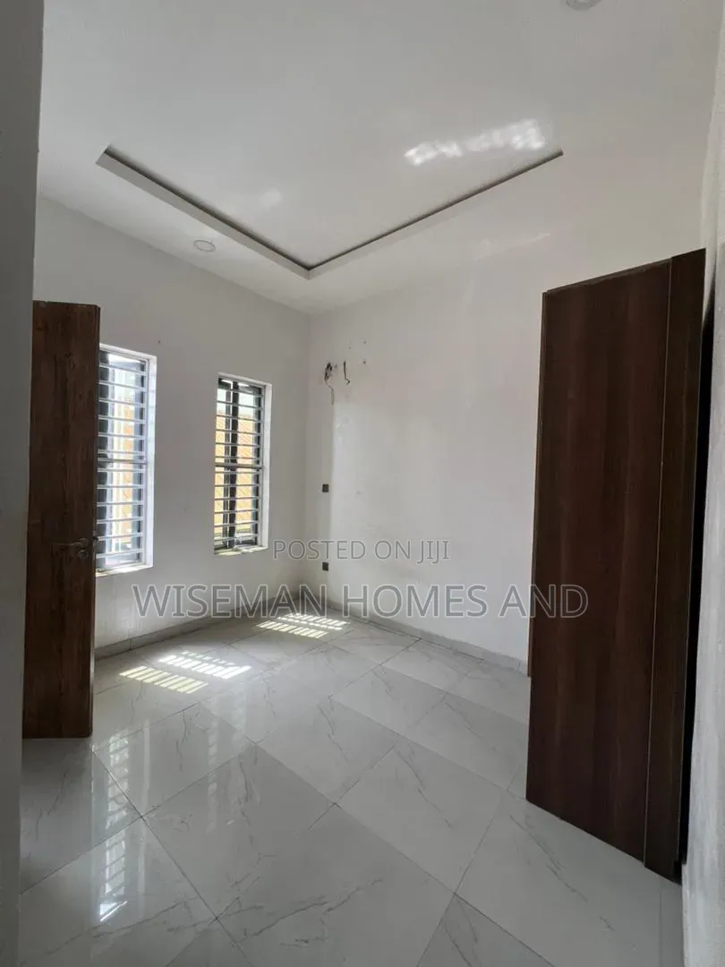 4bdrm Duplex in Ologolo Lekki for sale in Ologolo