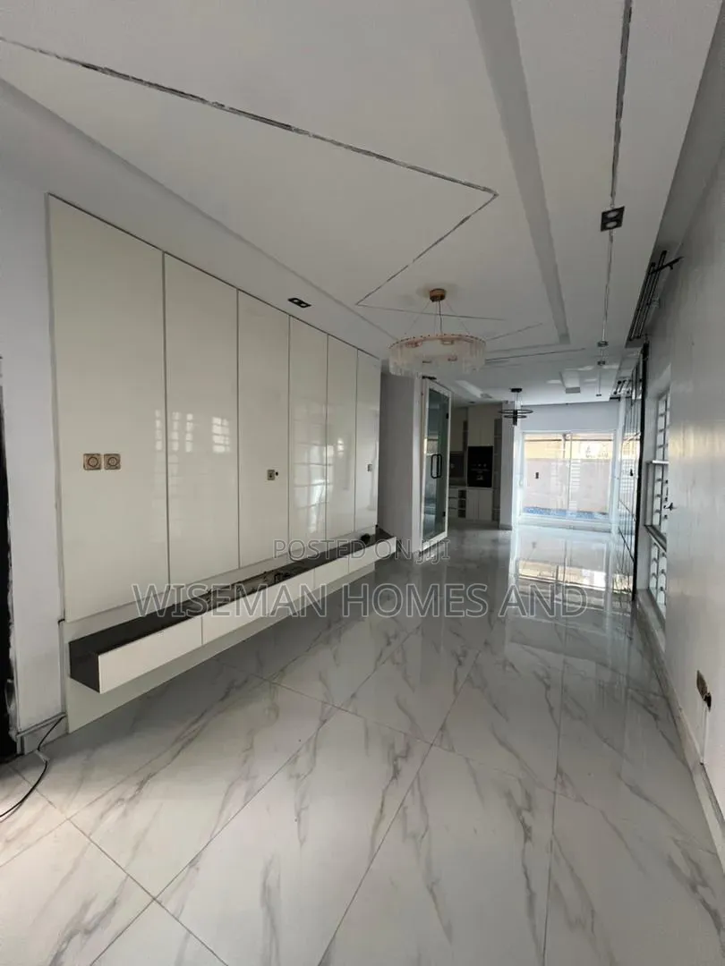 5bdrm Duplex in Chevron Lekki for rent in Chevron