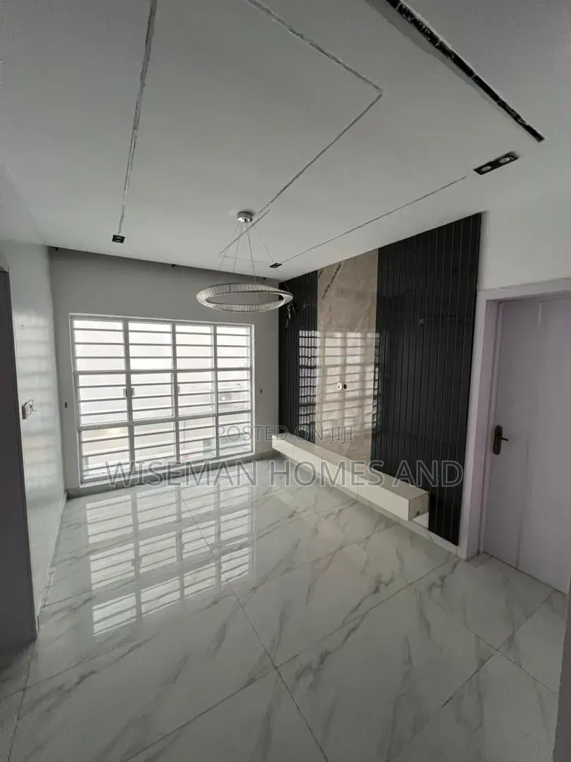 5bdrm Duplex in Chevron Lekki for rent in Chevron
