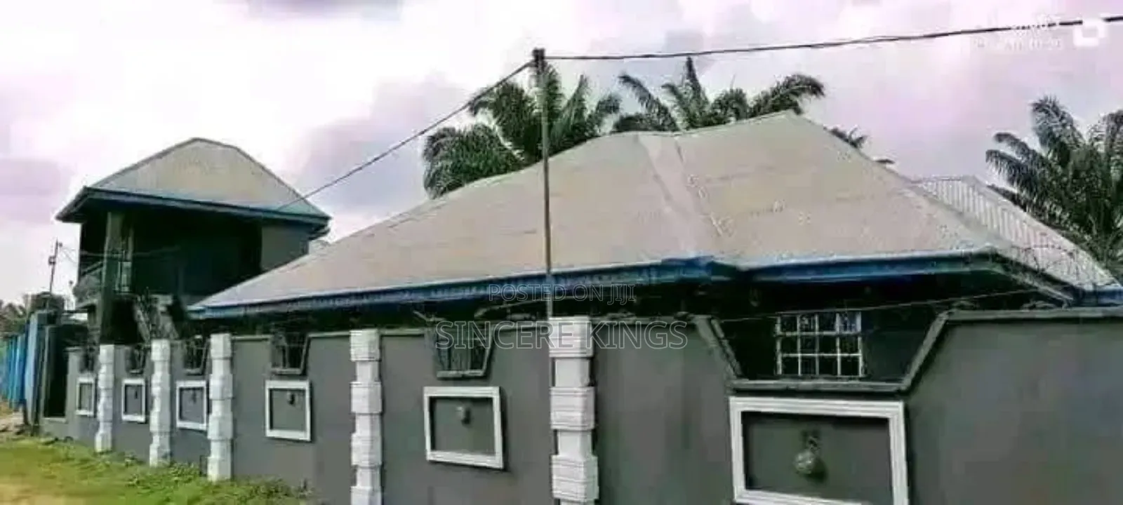 10bdrm Block of Flats in Owut Utah Off Aka, Uyo for sale in Uyo