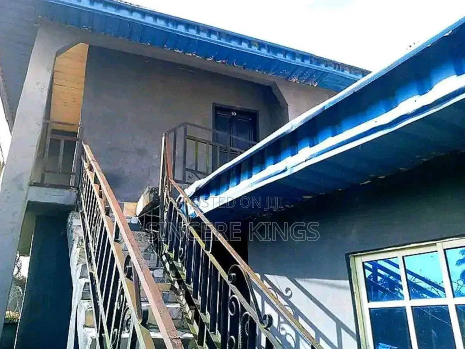10bdrm Block of Flats in Owut Utah Off Aka, Uyo for sale in Uyo