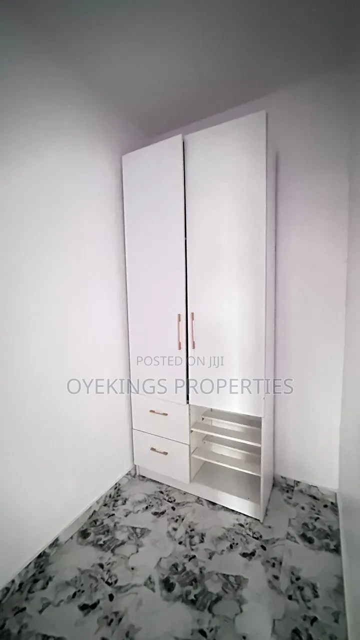5bdrm Duplex in Ireakari Estate for sale in Oluyole Estate