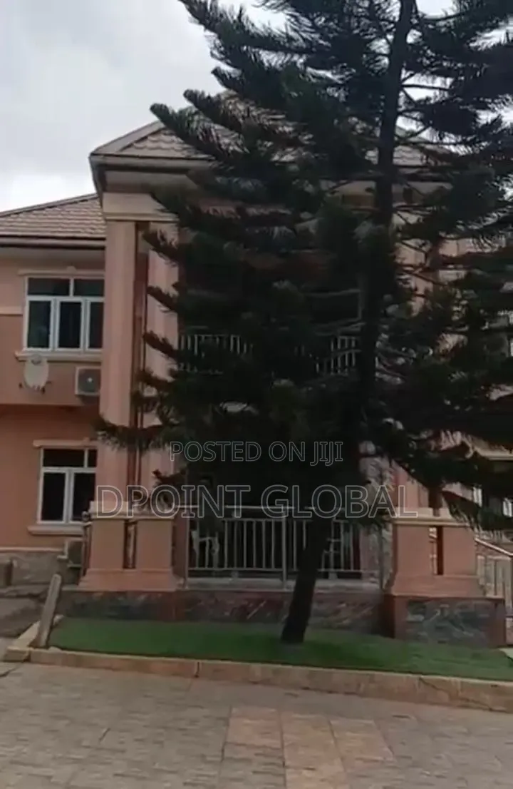 6bdrm Duplex in Ajao Estate for sale in Ajao Estate