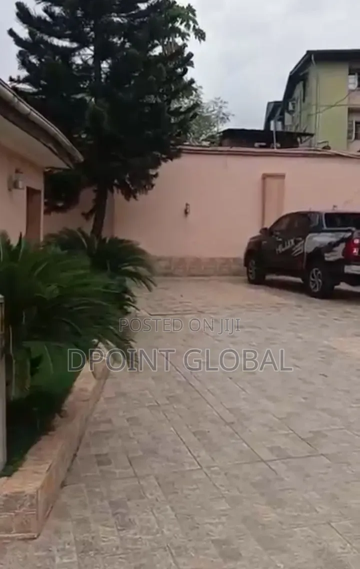 6bdrm Duplex in Ajao Estate for sale in Ajao Estate