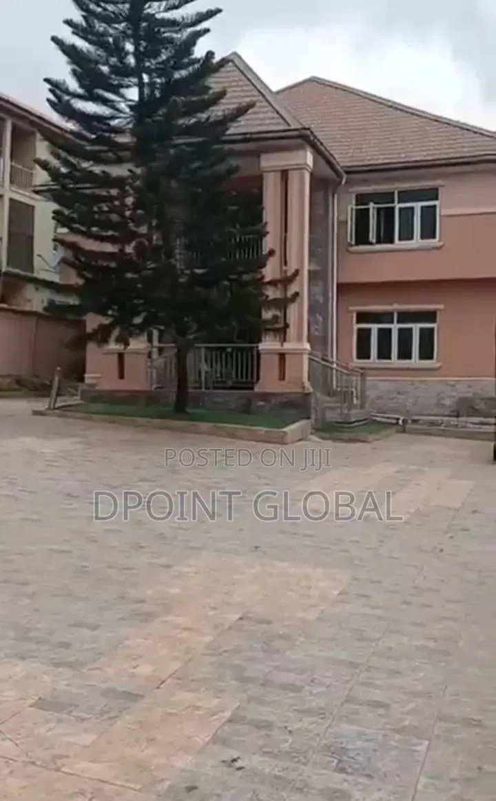 6bdrm Duplex in Ajao Estate for sale in Ajao Estate