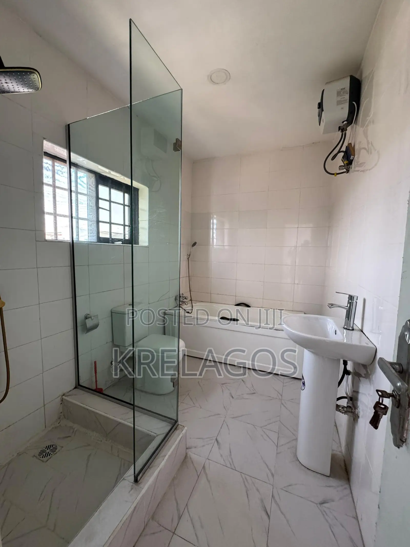 4bdrm Duplex in Ikota for rent in Ikota