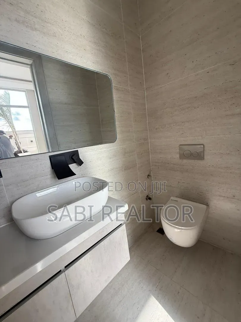 Furnished 2bdrm Penthouse in Lekki Phase 1 for sale in Lekki Phase 1