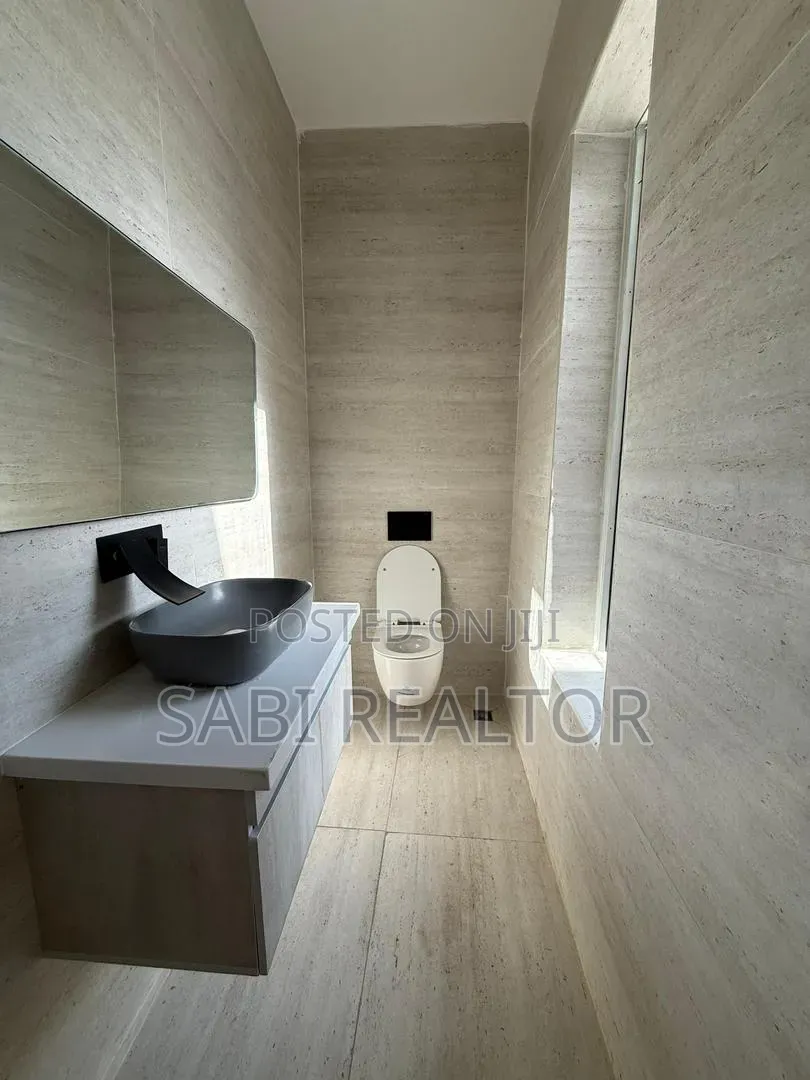 Furnished 2bdrm Penthouse in Lekki Phase 1 for sale in Lekki Phase 1