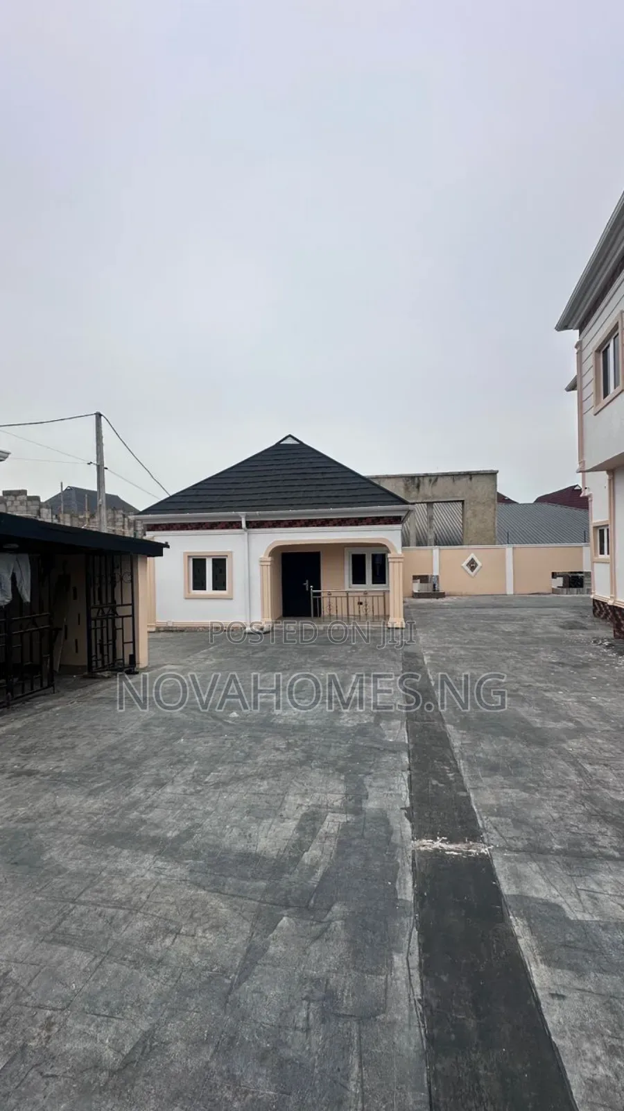 5bdrm Duplex in Ire Akari Estates, Akala Express for sale in Akala Express