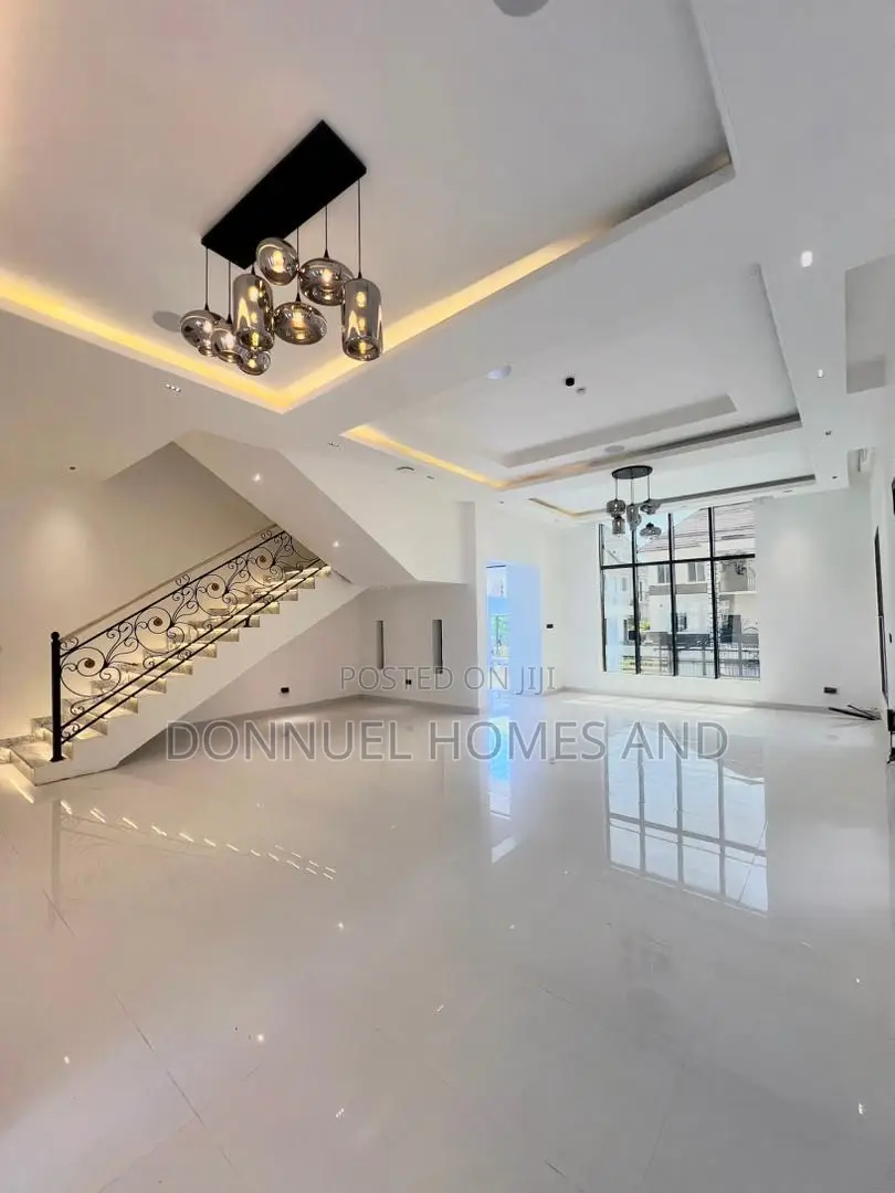 6bdrm Duplex in Osapa london for sale in Osapa london