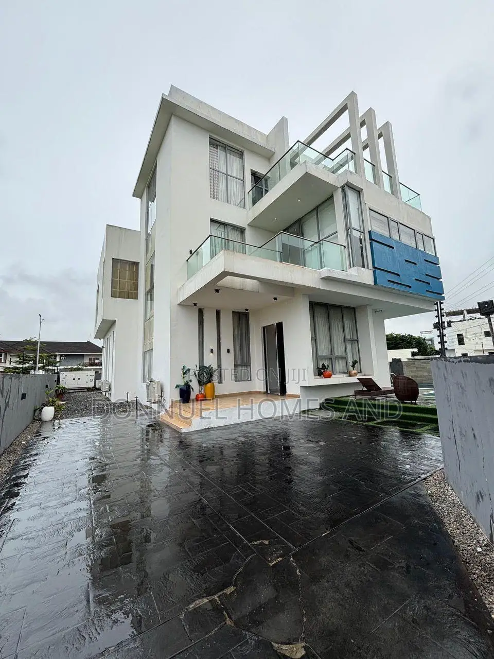 5bdrm Duplex in Osapa london for sale in Osapa london