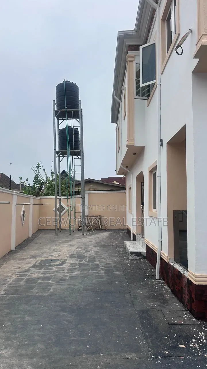 5bdrm Duplex in Ire Akari Estate, Akala Express for sale in Akala Express
