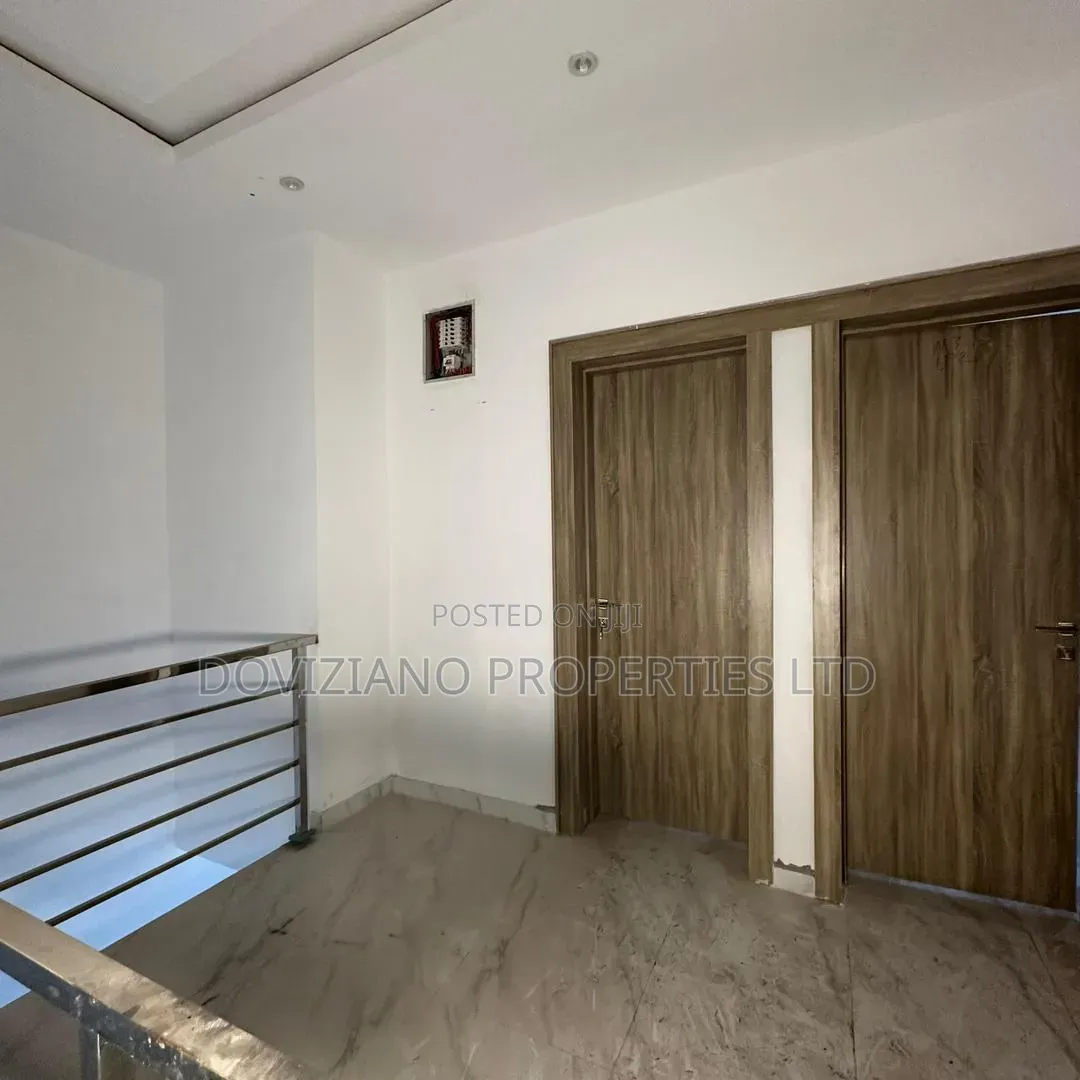 4bdrm Duplex in Abraham Adesanya Estate for sale in Abraham Adesanya Estate