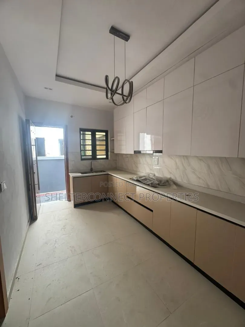 4bdrm Duplex in Ikate for sale in Ikate