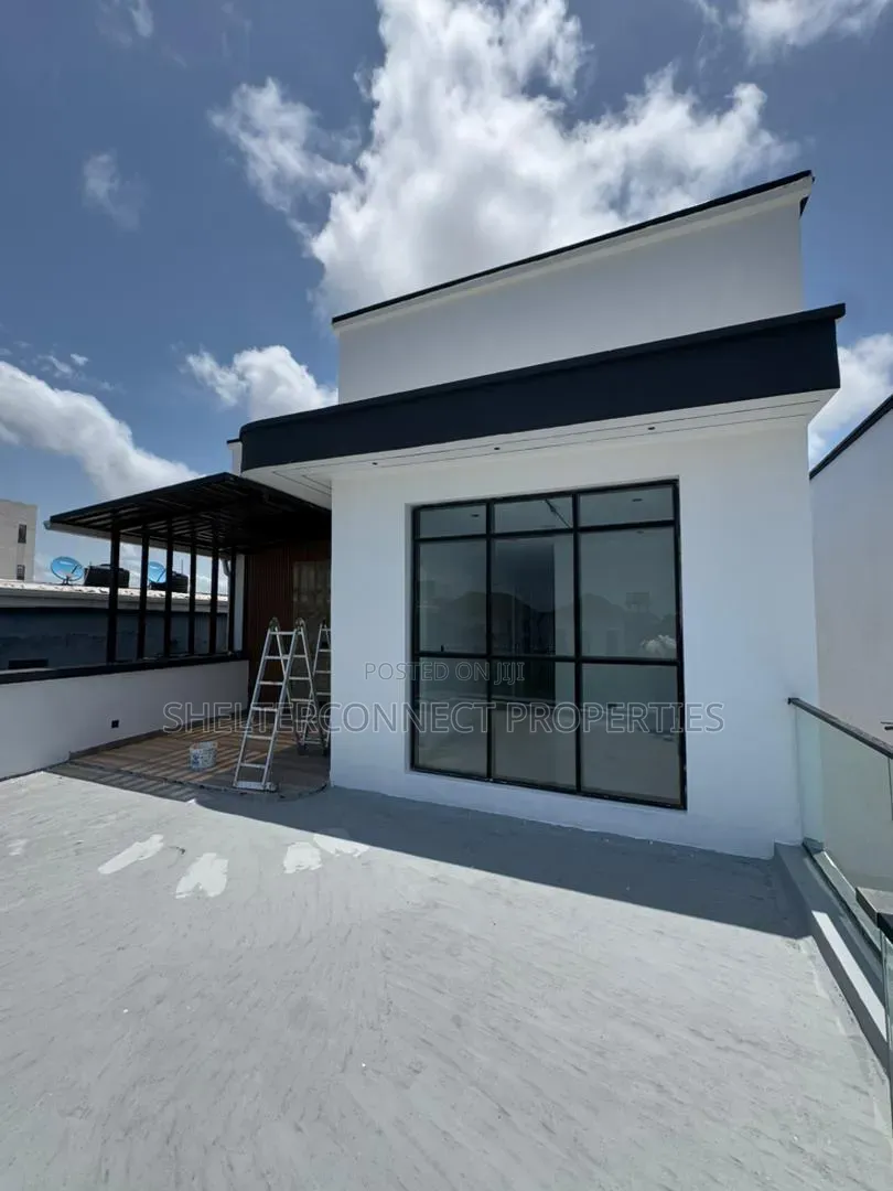 5bdrm Duplex in Ikate for sale in Ikate