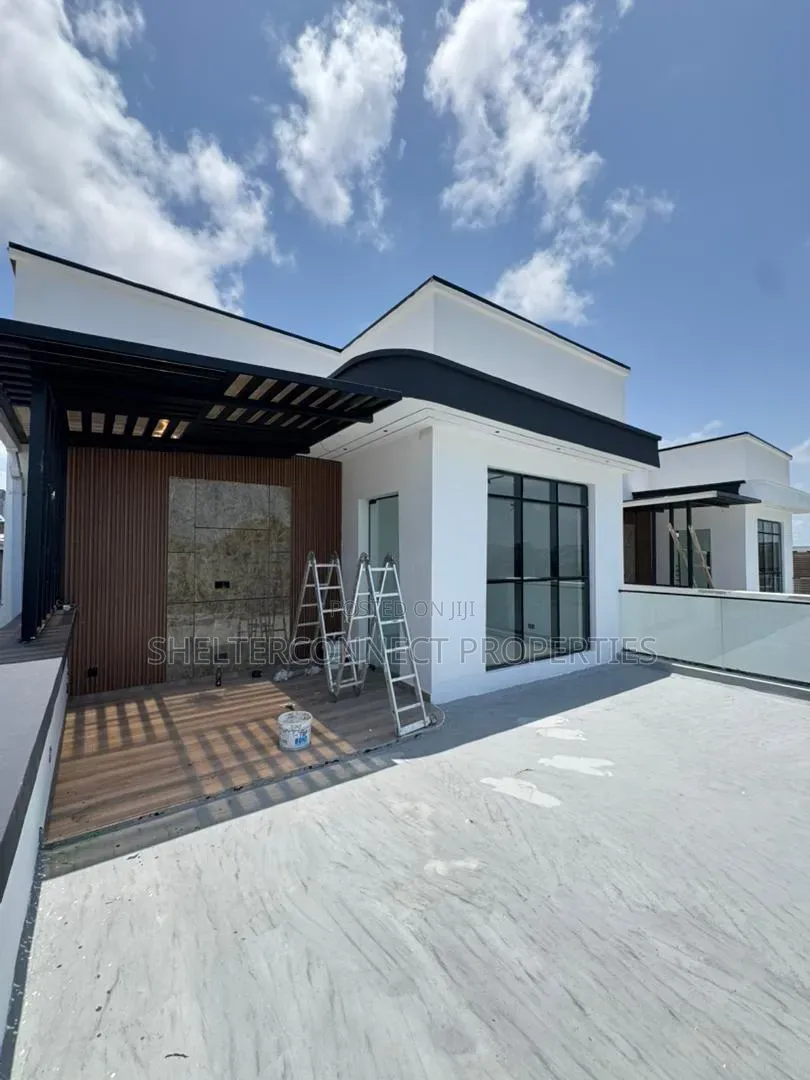 5bdrm Duplex in Ikate for sale in Ikate