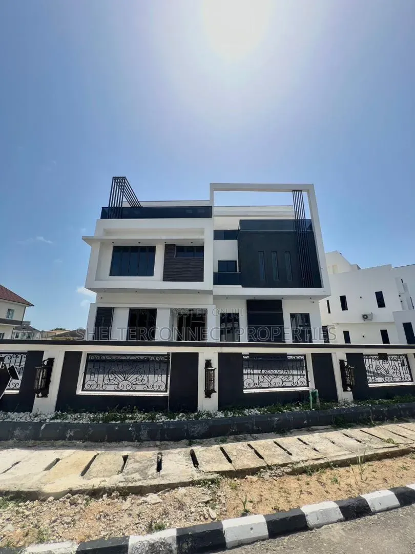 6bdrm Duplex in Osapa london for sale in Osapa london