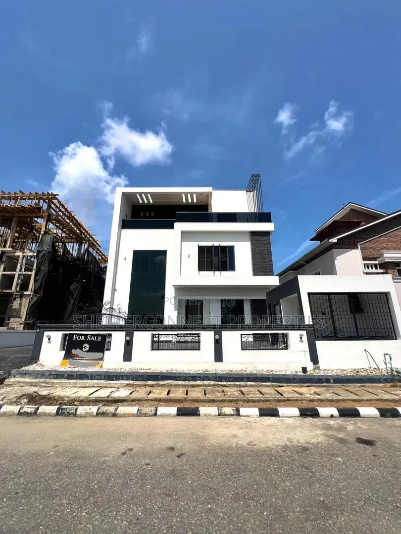 6bdrm Duplex in Osapa london for sale in Osapa london