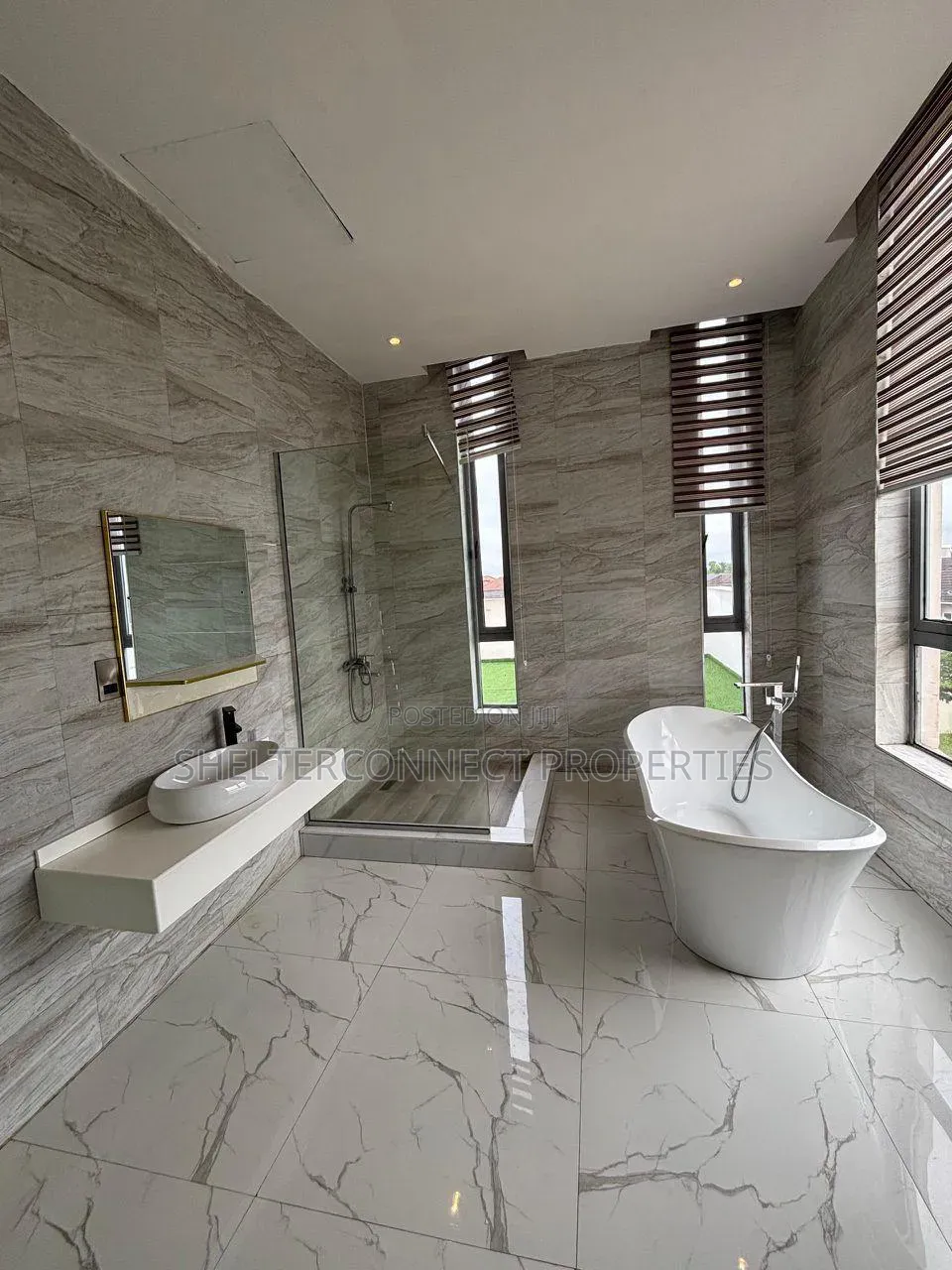 5bdrm Duplex in Osapa london for sale in Osapa london