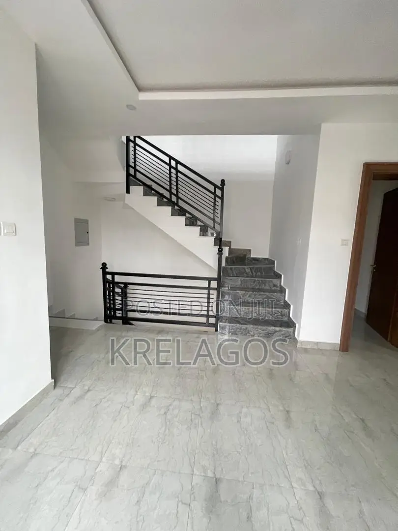 5bdrm Duplex in Off Banana Island, Ikoyi S.W for rent in Ikoyi S.W