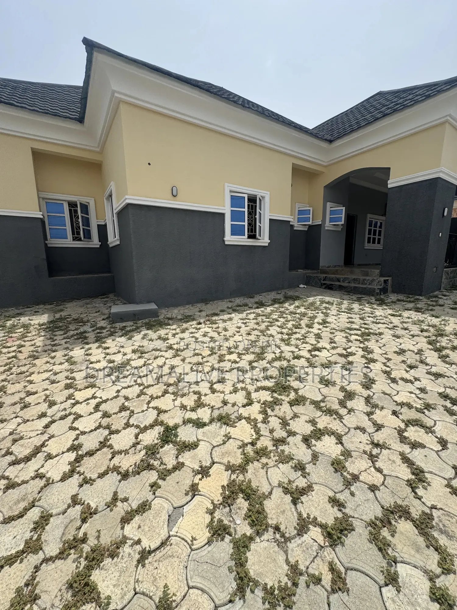 4bdrm Bungalow in Mabglobal, Karsana for rent in Karsana