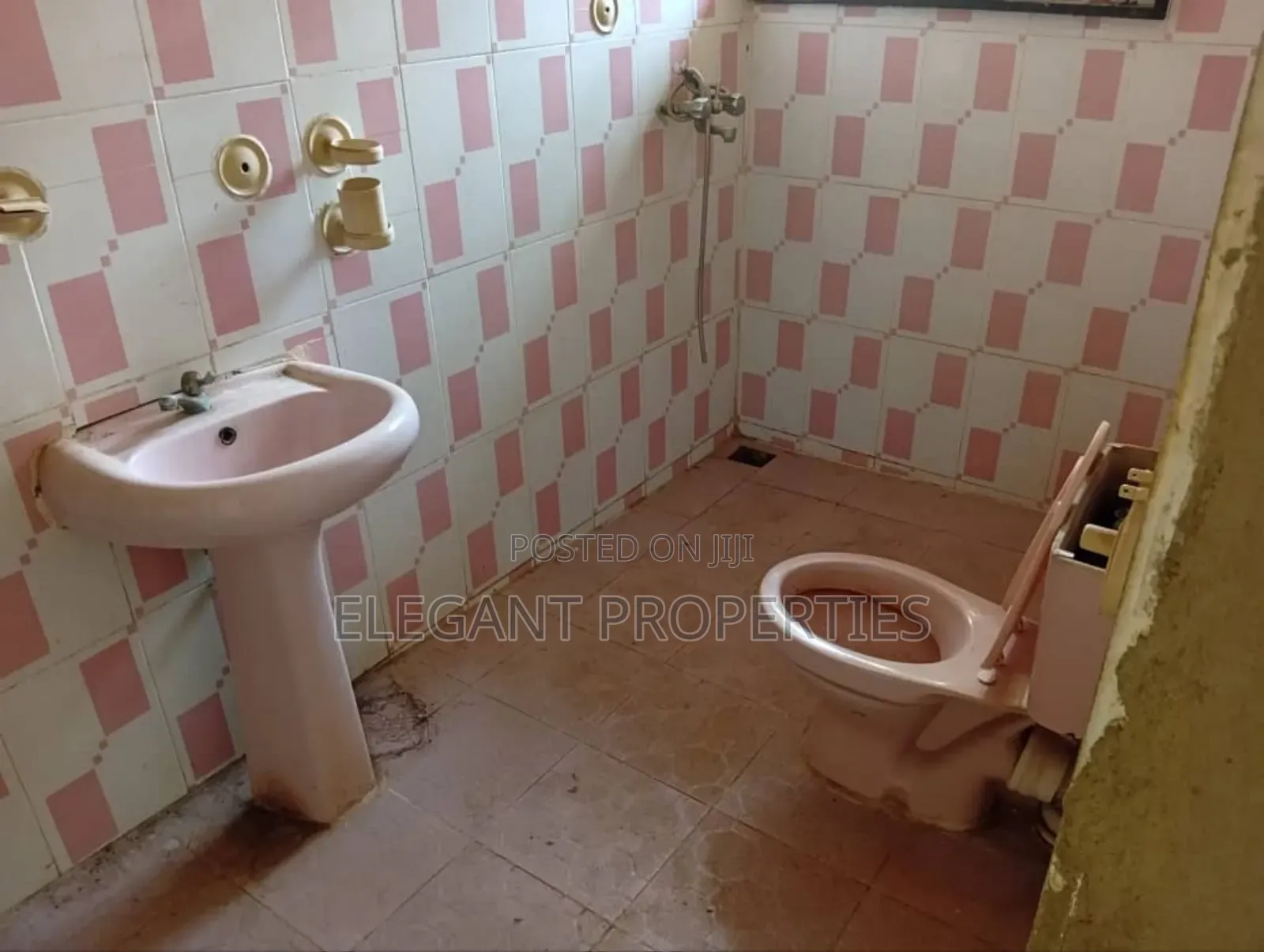 4bdrm Bungalow in Zone 8 Behind, Osogbo for sale in Osogbo