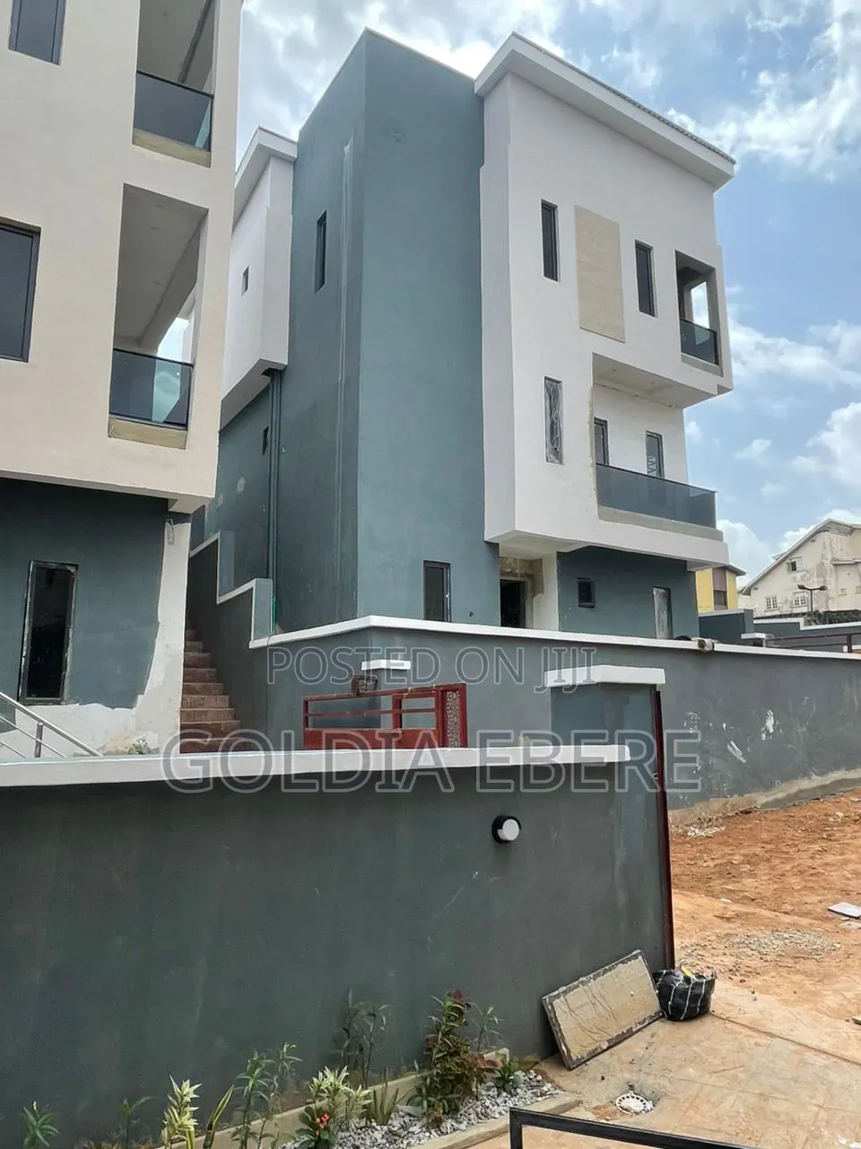 4bdrm Duplex in Unilag Estate, GRA Phase 1 for sale in GRA Phase 1