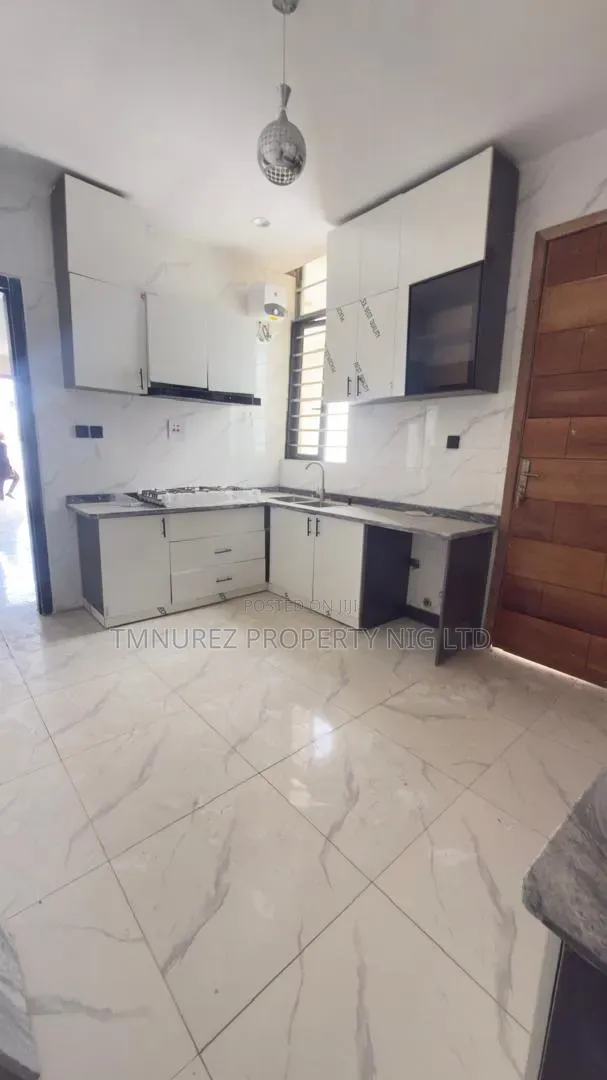 4bdrm Duplex in Ikota for rent in Ikota