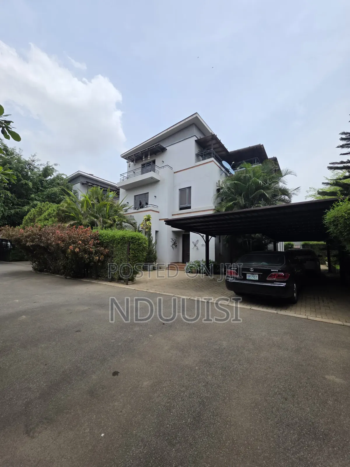 5bdrm Duplex in Bellavue Phase 1 for sale in Life Camp