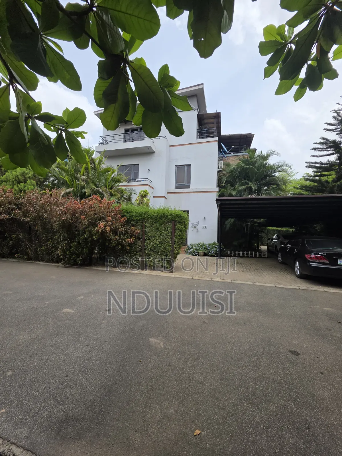 5bdrm Duplex in Bellavue Phase 1 for sale in Life Camp