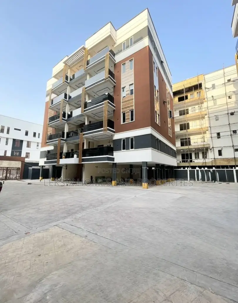2bdrm Apartment in A Well Secured, Lekki Phase 1 for sale in Lekki Phase 1