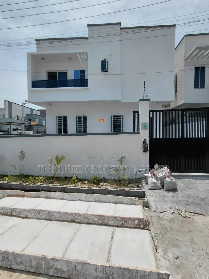 5bdrm Duplex in Ikota for rent in Ikota