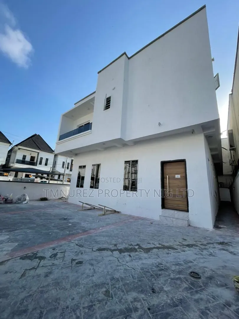 5bdrm Duplex in Ikota for rent in Ikota