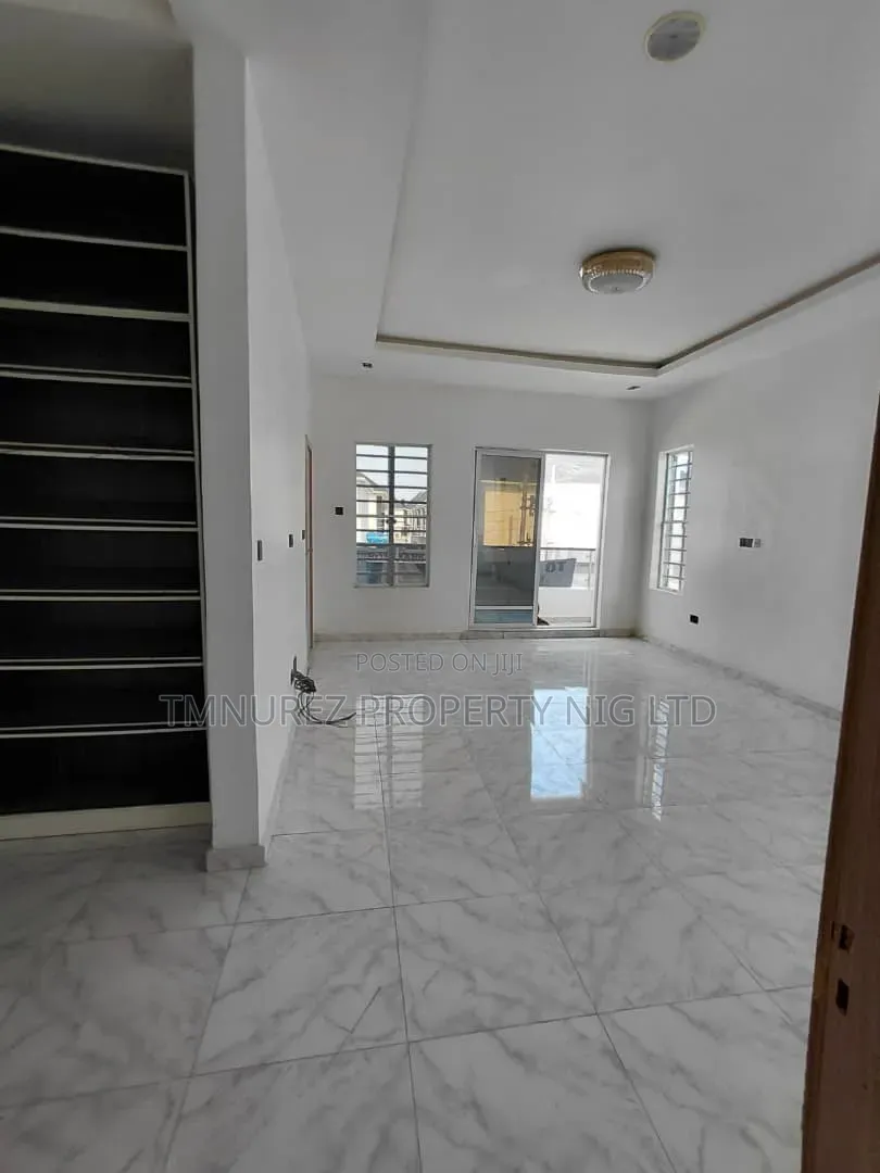 5bdrm Duplex in Ikota for rent in Ikota