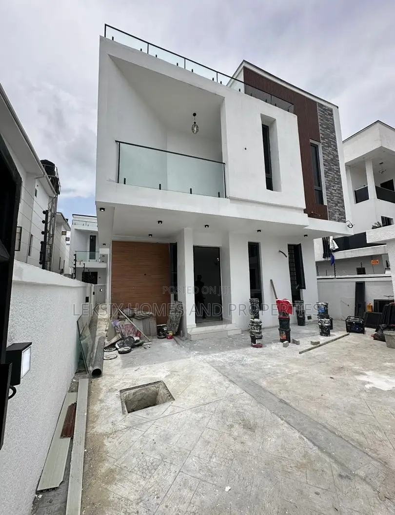 5bdrm Duplex in A Well Secured, Ikota for sale in Ikota
