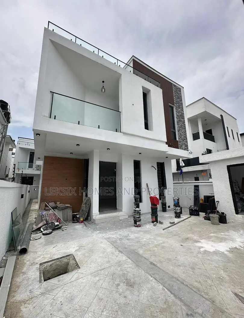 5bdrm Duplex in A Well Secured, Ikota for sale in Ikota