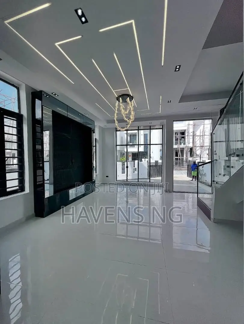 4bdrm Duplex in Lekki Phase 2 for sale in Lekki Phase 2