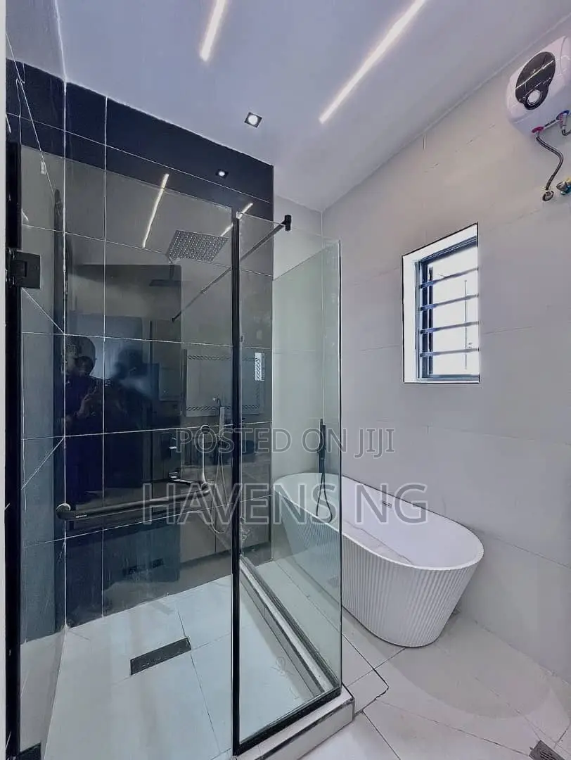 4bdrm Duplex in Lekki Phase 2 for sale in Lekki Phase 2