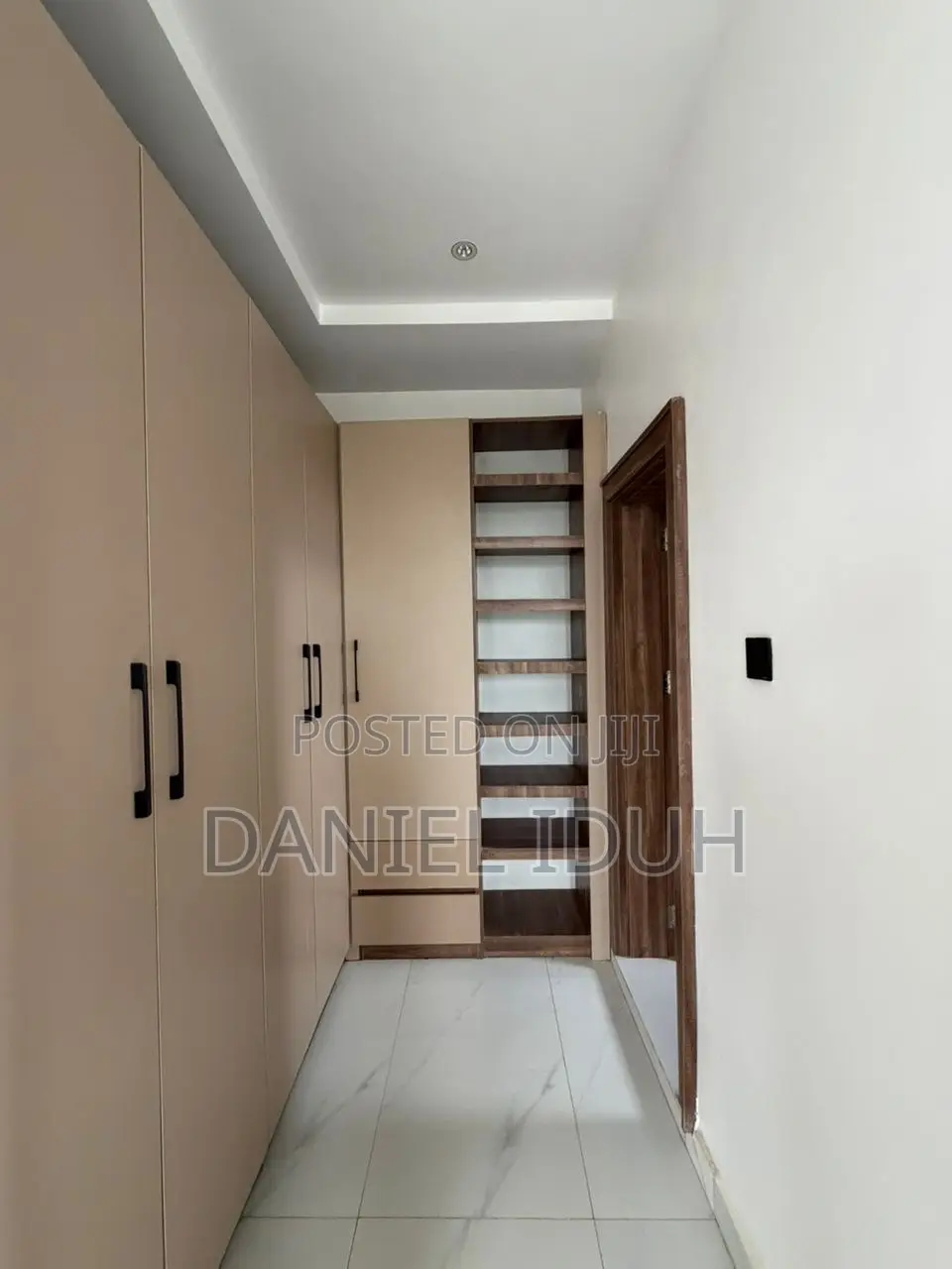5bdrm Duplex in Apo Resettlement for sale in Apo Resettlement